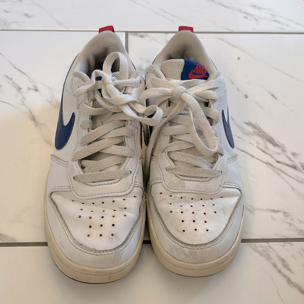 Nike Court Borough Low 4Y
